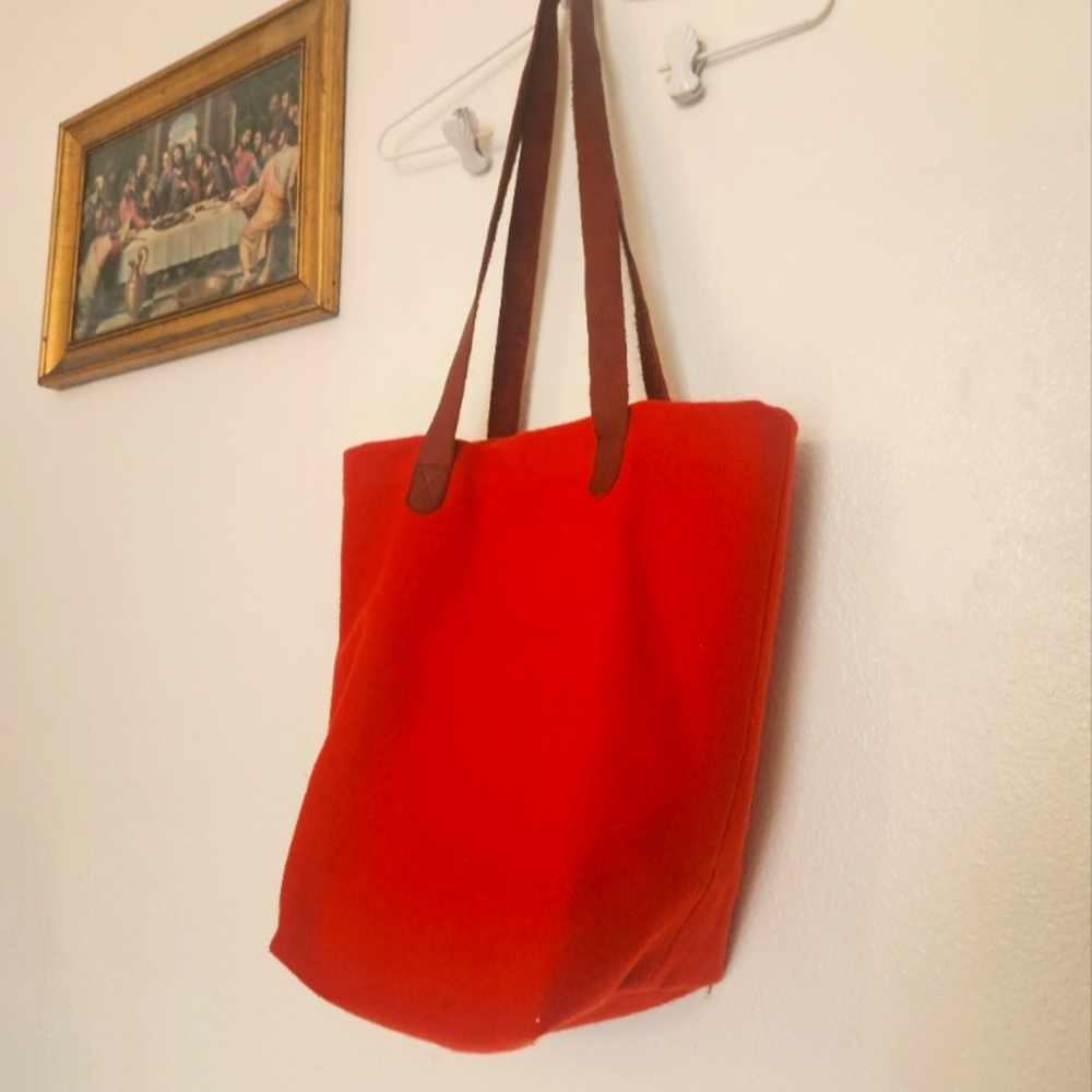 Wool tote with leather straps
